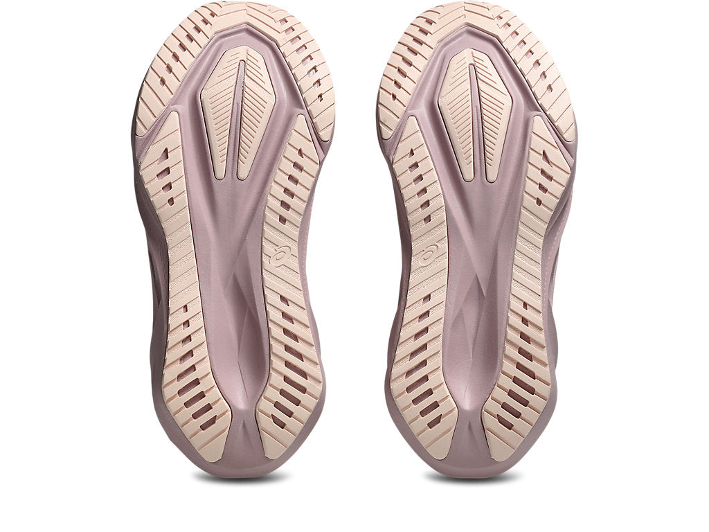 Women Novablast 5 Running Shoes
